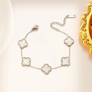 •Luck of the Clover• Minimalist Geometric 18K Gold Plated White Clover Necklace